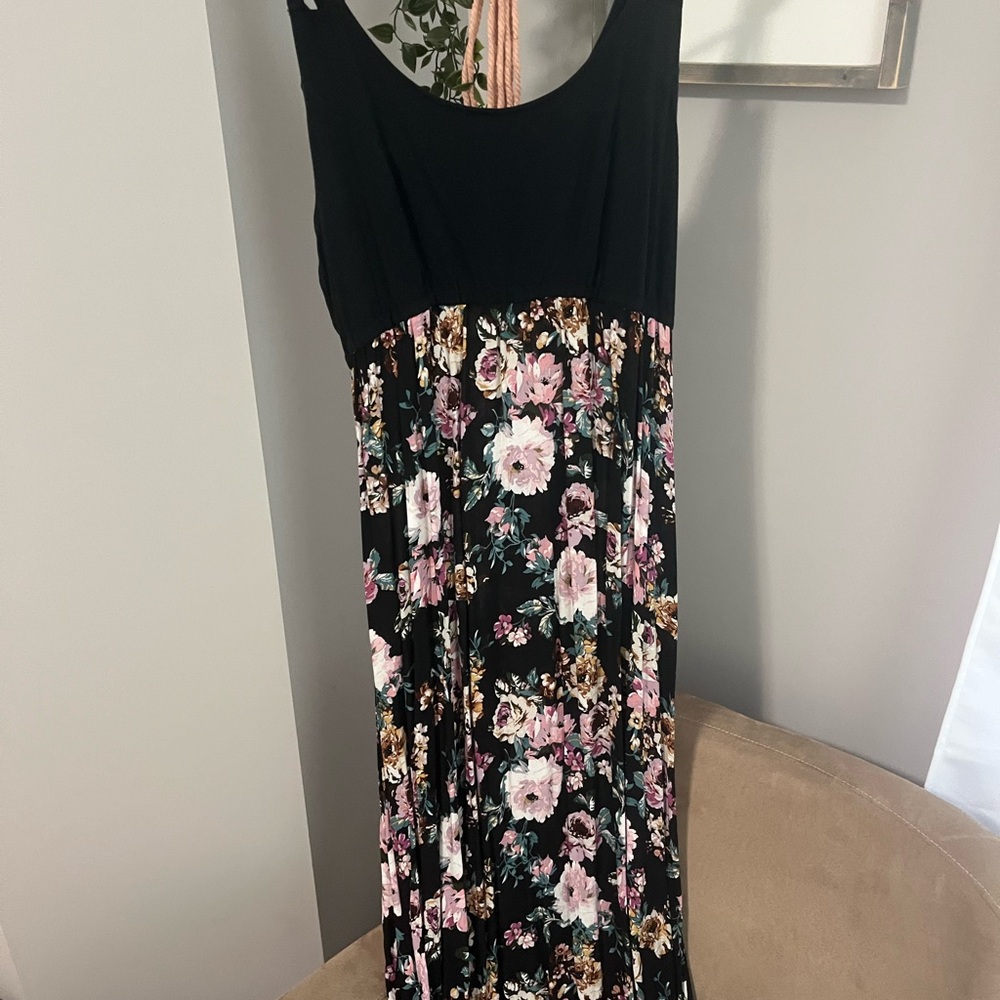 Floral Maxi Dress in Black and Pink XL